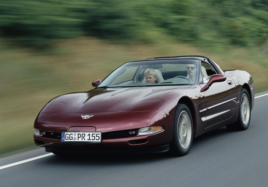  Chevrolet Corvette 2000 года  (фото 19 из 22)